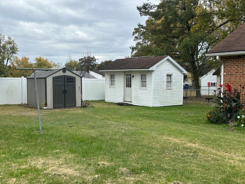 Building Photo - 7349 Waldman Ave