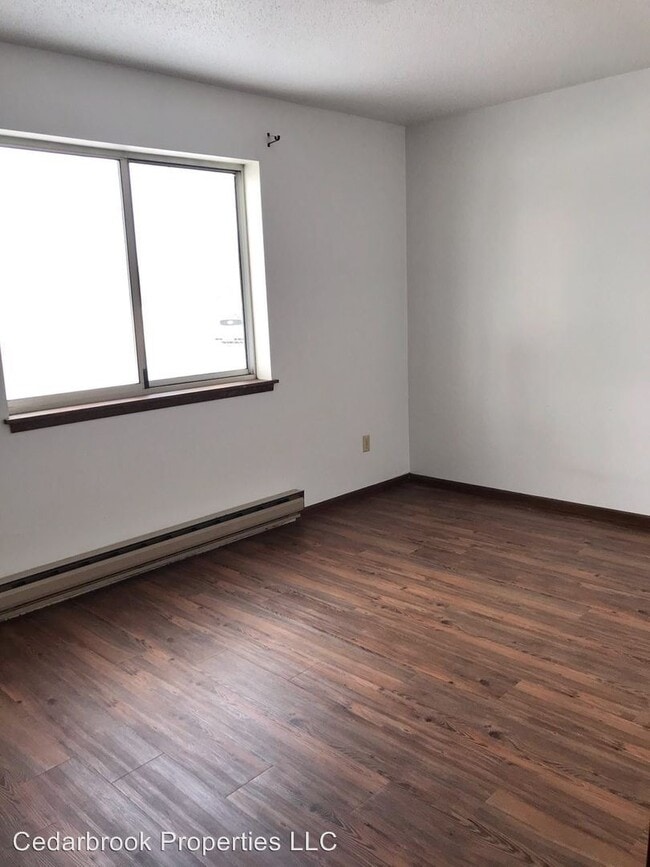 Building Photo - 2 br, 1 bath Apartment - 425 6th Ave S