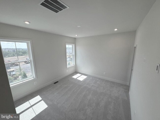 Building Photo - 133 Galaxy Pl