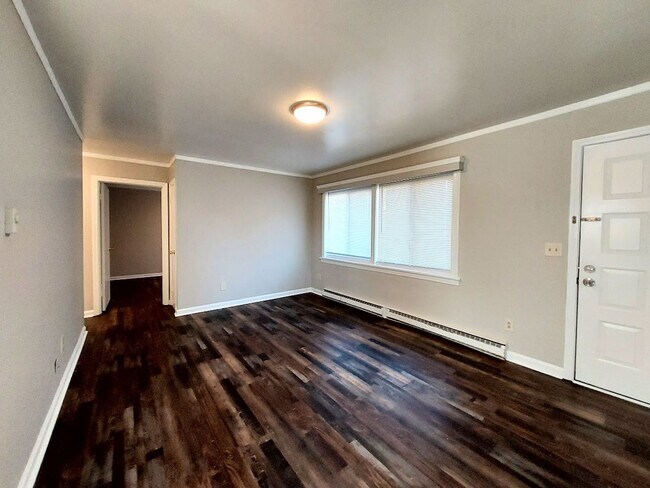 Building Photo - Hoyt Street