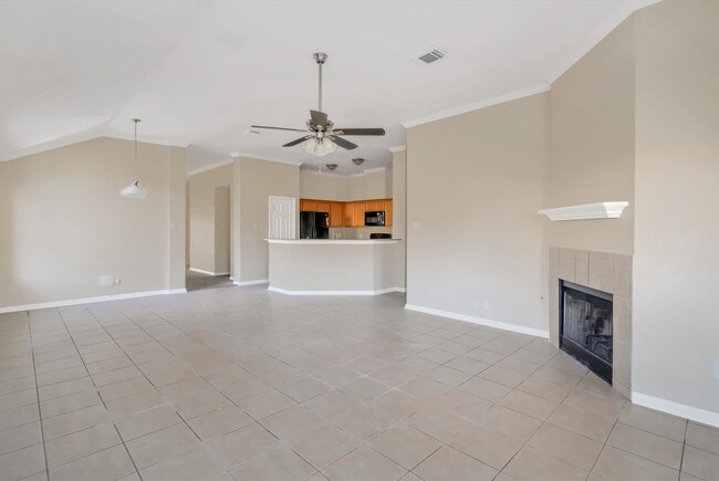 Building Photo - 835 Dracena Ct