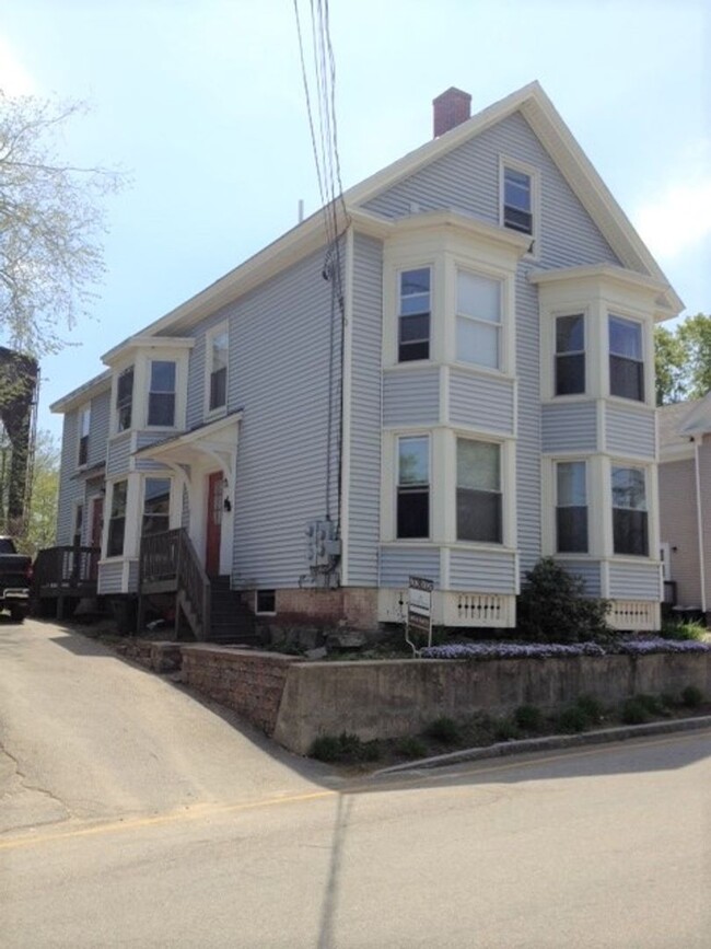 21-25 Pierce St. - 21-25 Pierce St Dover NH 03820 | Apartment Finder