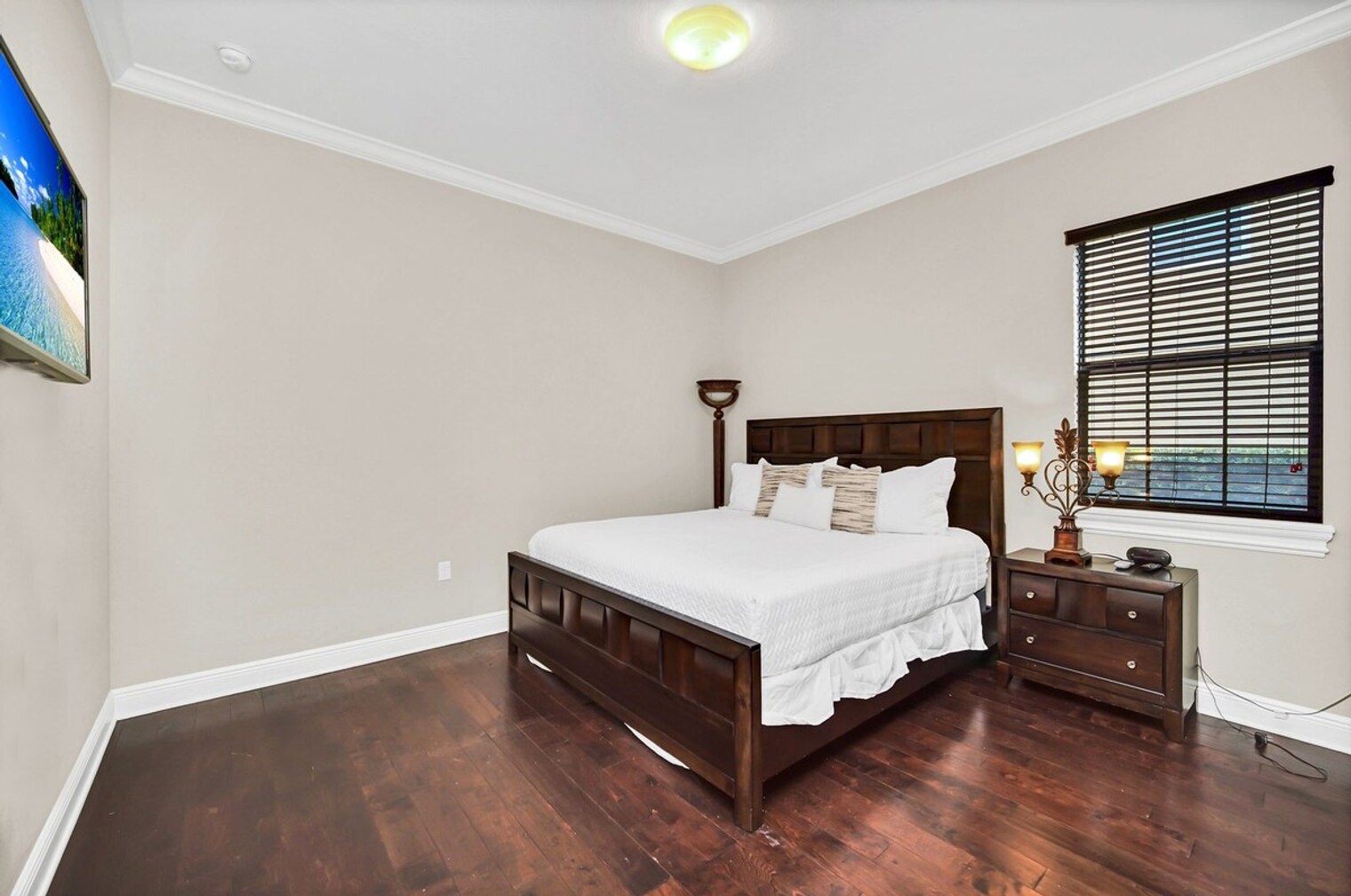 Building Photo - 970 Golden Bear Dr