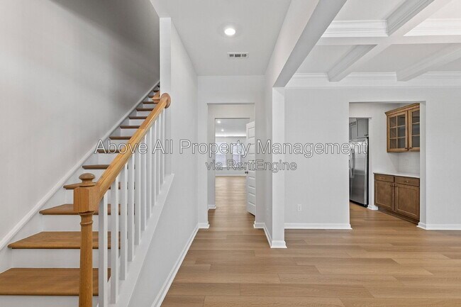 Building Photo - 204 White Oak Gdn Wy