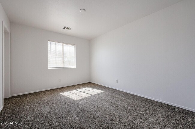 Building Photo - 5318 W Shumway Farm Rd