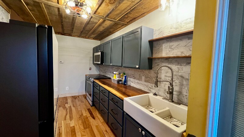 Building Photo - 3320 Sullivan Rd