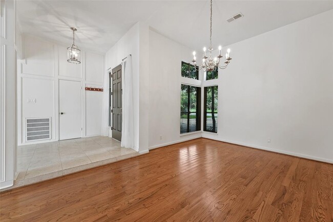 Building Photo - 13127 Waldemere Dr