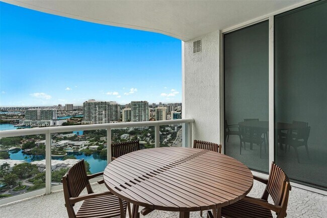 Building Photo - 16001 Collins Ave