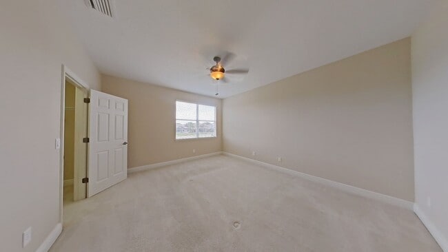 Building Photo - Beautiful 4-bedroom , 4 bathroom House wit...
