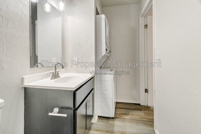 Building Photo - 5832 NW 31st Terrace
