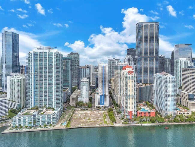 Primary Photo - 1200 Brickell Bay Dr