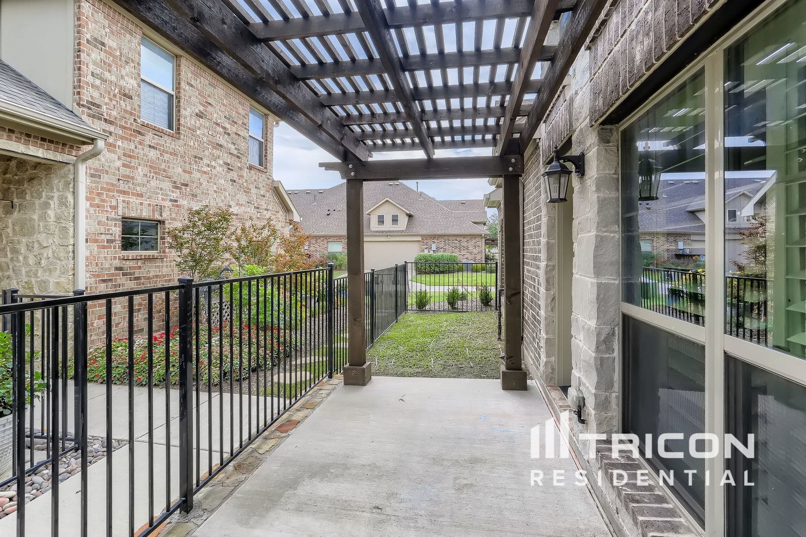 Building Photo - 4100 Pequin Dr