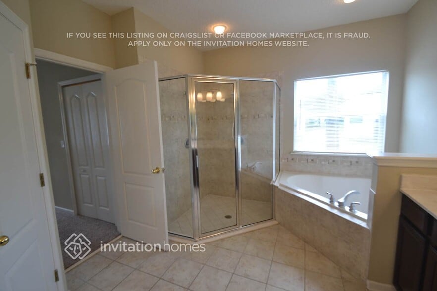 Building Photo - 3115 Wandering Oaks Dr