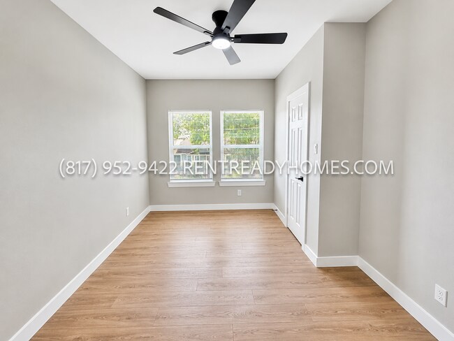 Building Photo - 4009 Lamar St