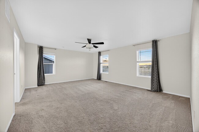 Building Photo - 221 S Quantock St