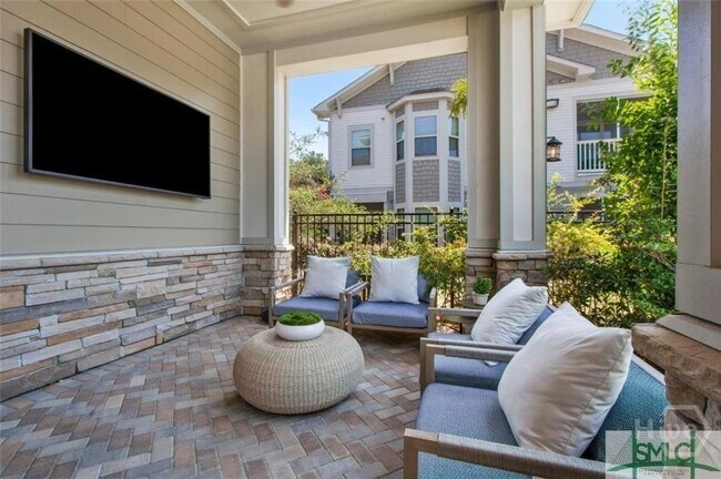 Building Photo - 101 Spring Lakes Dr