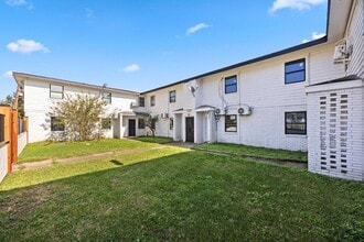 Building Photo - 6811 Del Rio St