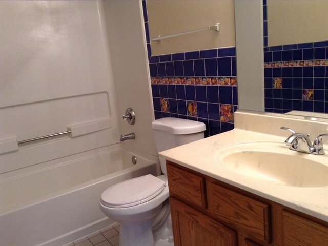 Building Photo - 1437 White Pine Ln