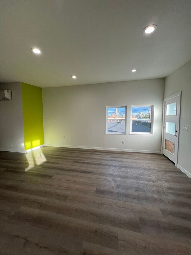 Building Photo - Professional Photos Coming Soon!