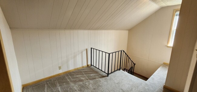 Building Photo - 703 Hopkins St