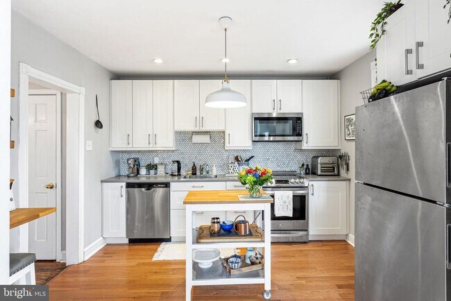 Building Photo - 7717 Flourtown Ave