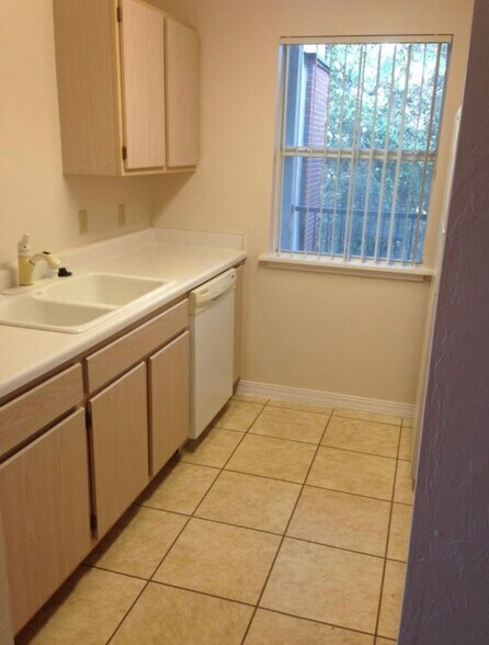 Building Photo - 2360 SW Archer Rd