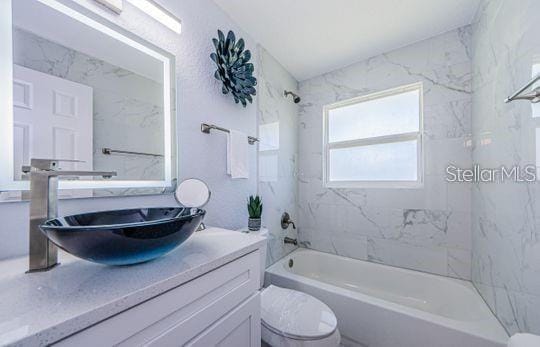 Building Photo - 1947 Chenango Ave