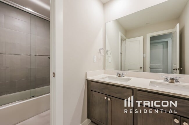 Building Photo - 206 Ledburn Ct