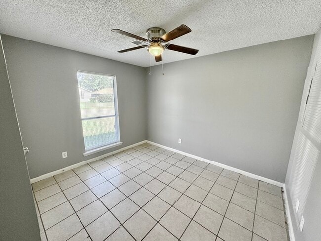 Building Photo - 5168 Corkwood Dr