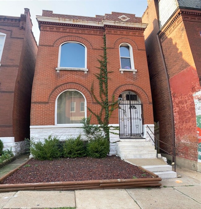 Building Photo - 3020 Cherokee St