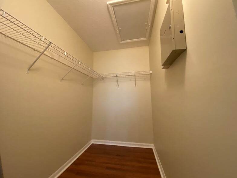 Building Photo - 1320 SE 31st Ct