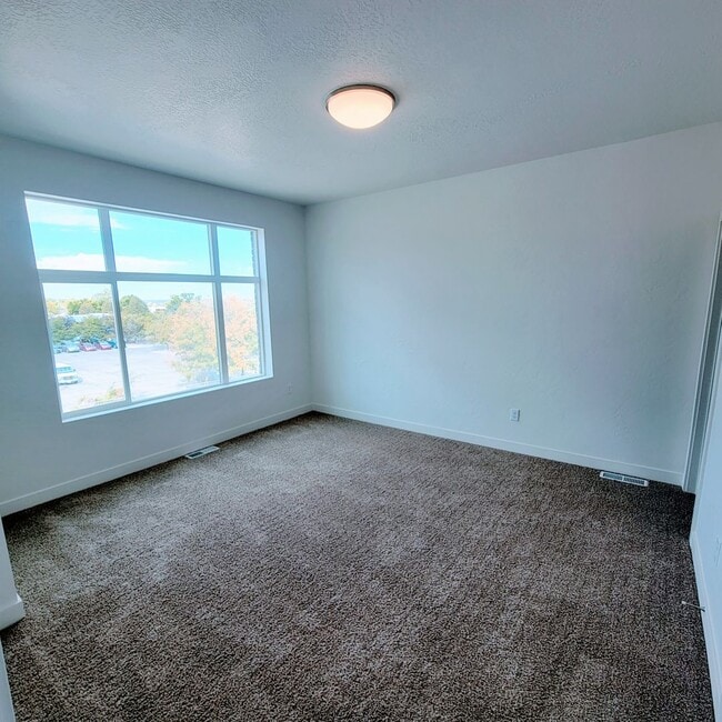 Building Photo - Phenomenal GORGEOUS HOME!!