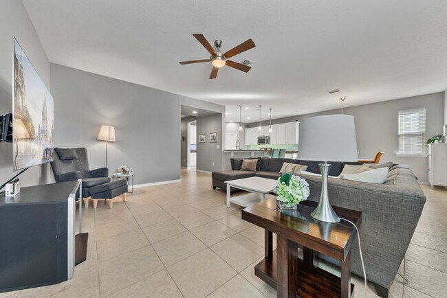 Building Photo - Corner Lot- Close to Disney- Four Bedroom Home for Rent