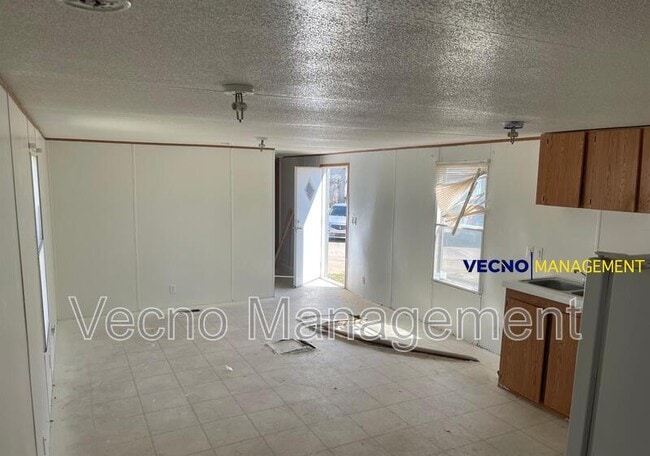 Building Photo - 4040 SW Military Dr