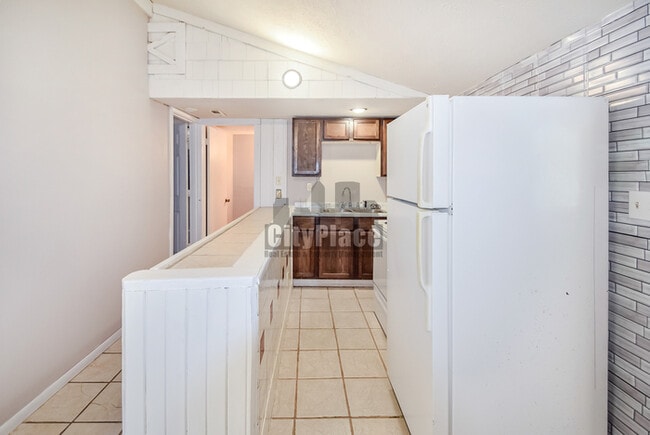 Building Photo - 2633 S Randolph St