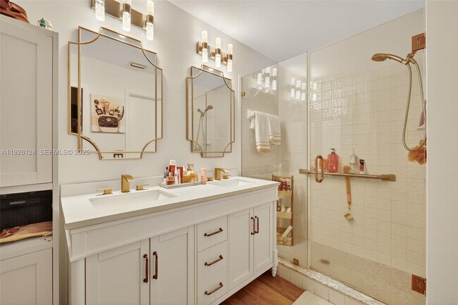 Building Photo - 210 NW Zanzibar Pl