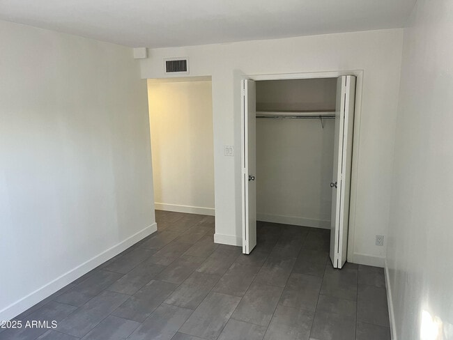 Building Photo - 3713 E Glenrosa Ave