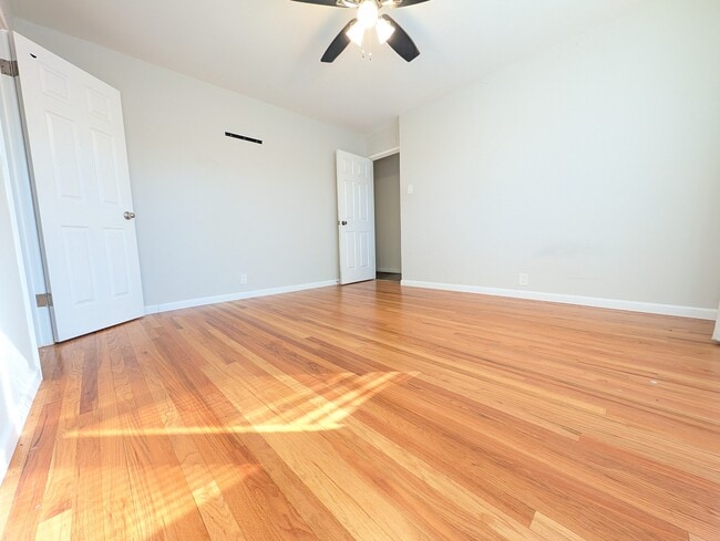 Building Photo - 3670 Tremont Dr