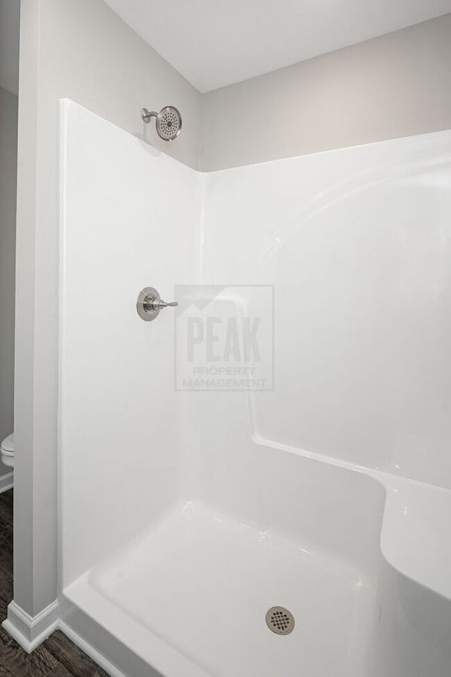 Building Photo - $1665! Beautiful 3Bed 2Bath in newly built Woodland Circle!