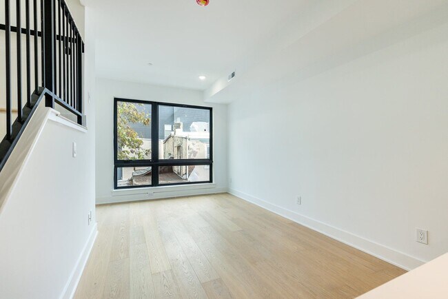 Building Photo - 807 N 17th St