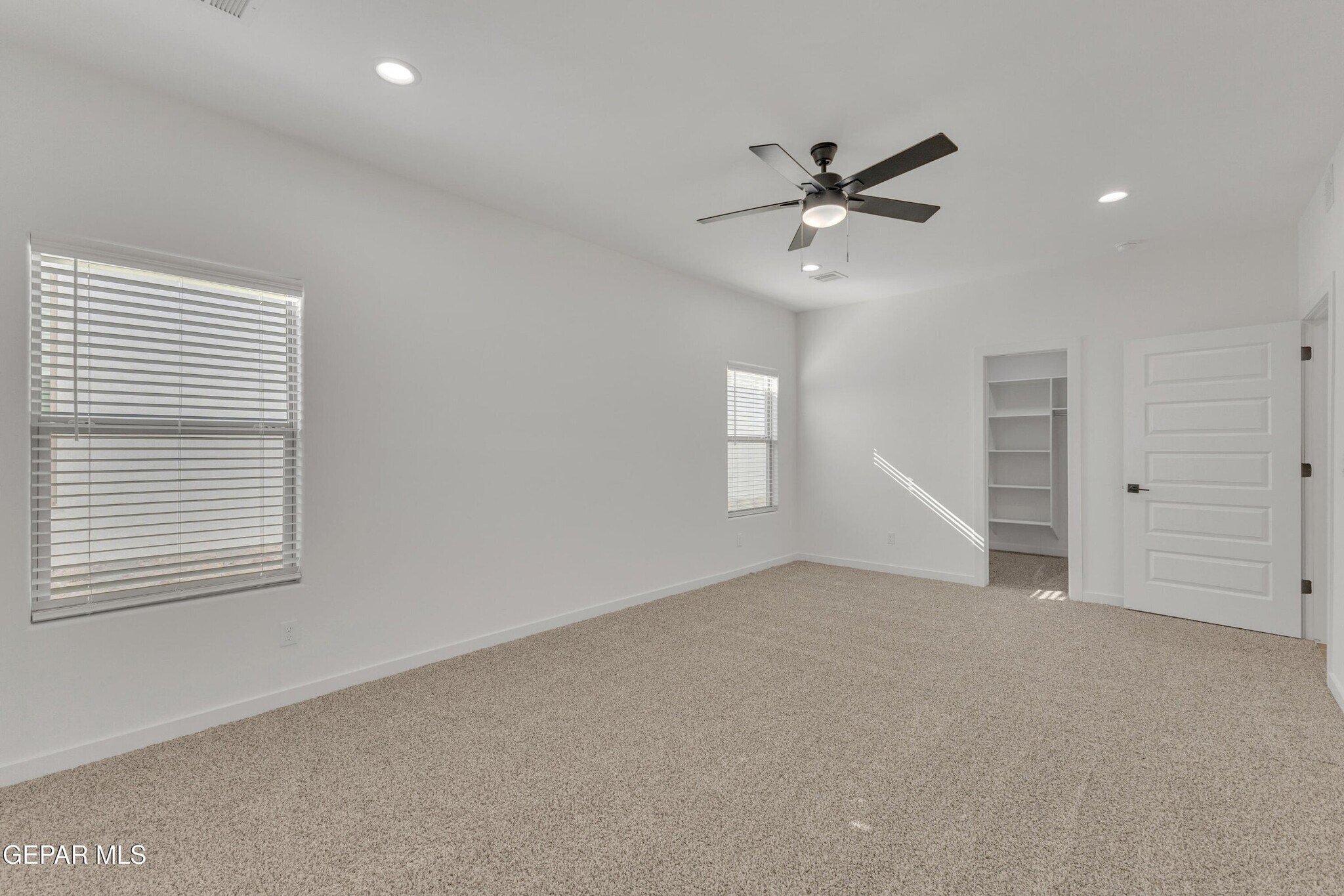 Building Photo - 12716 Middlesbrough Ave