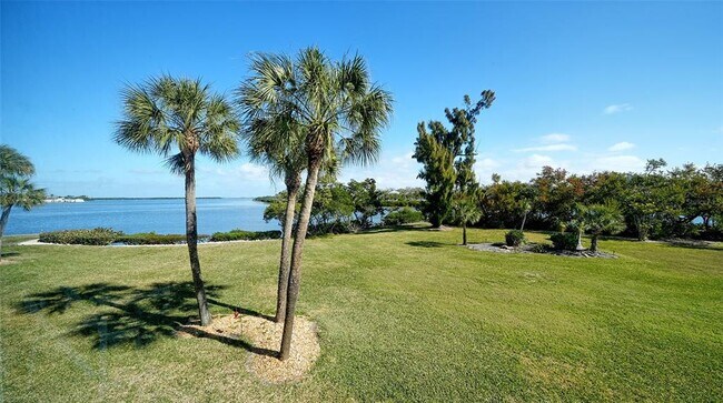 Building Photo - 3330 Gulf of Mexico Dr