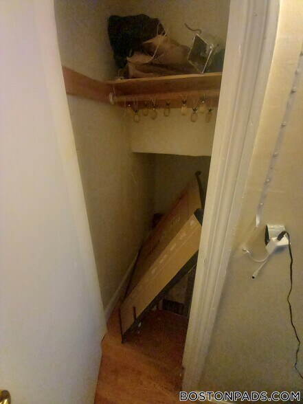 Building Photo - 10 Wait St