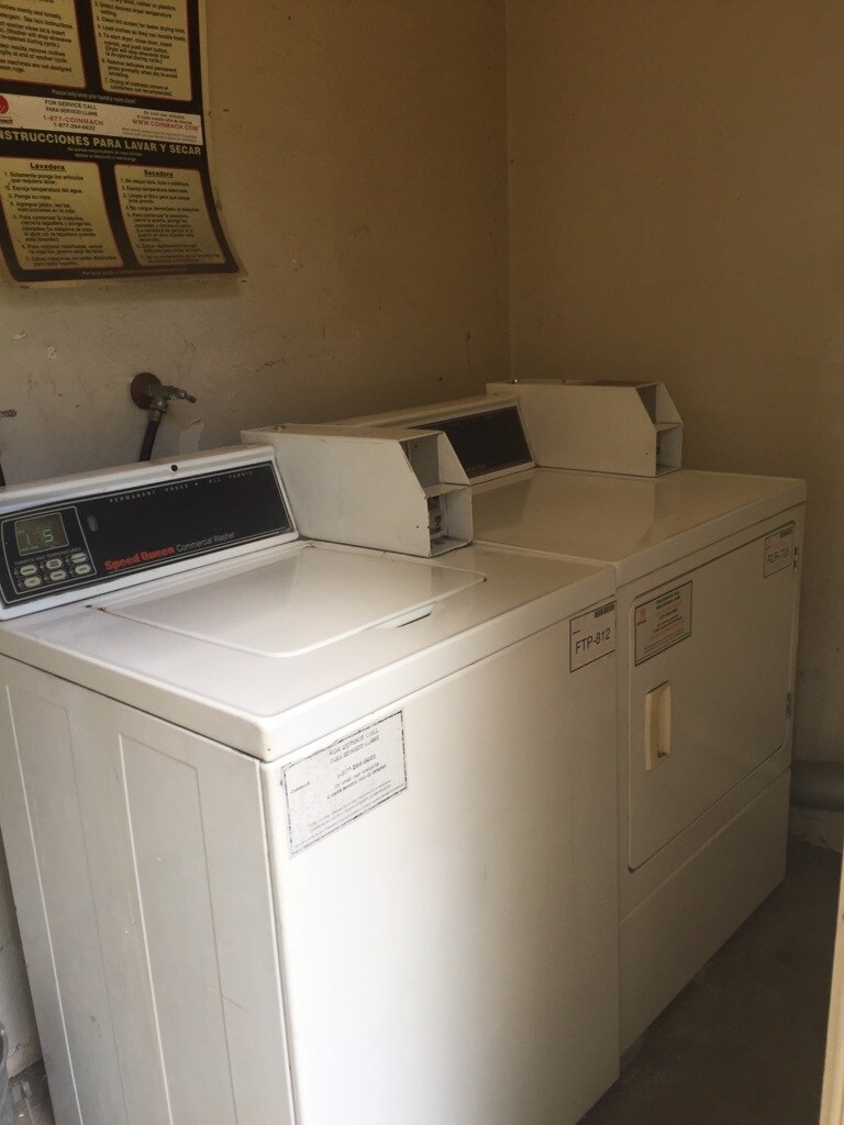 laundry room - 1066 Sherwood Ave