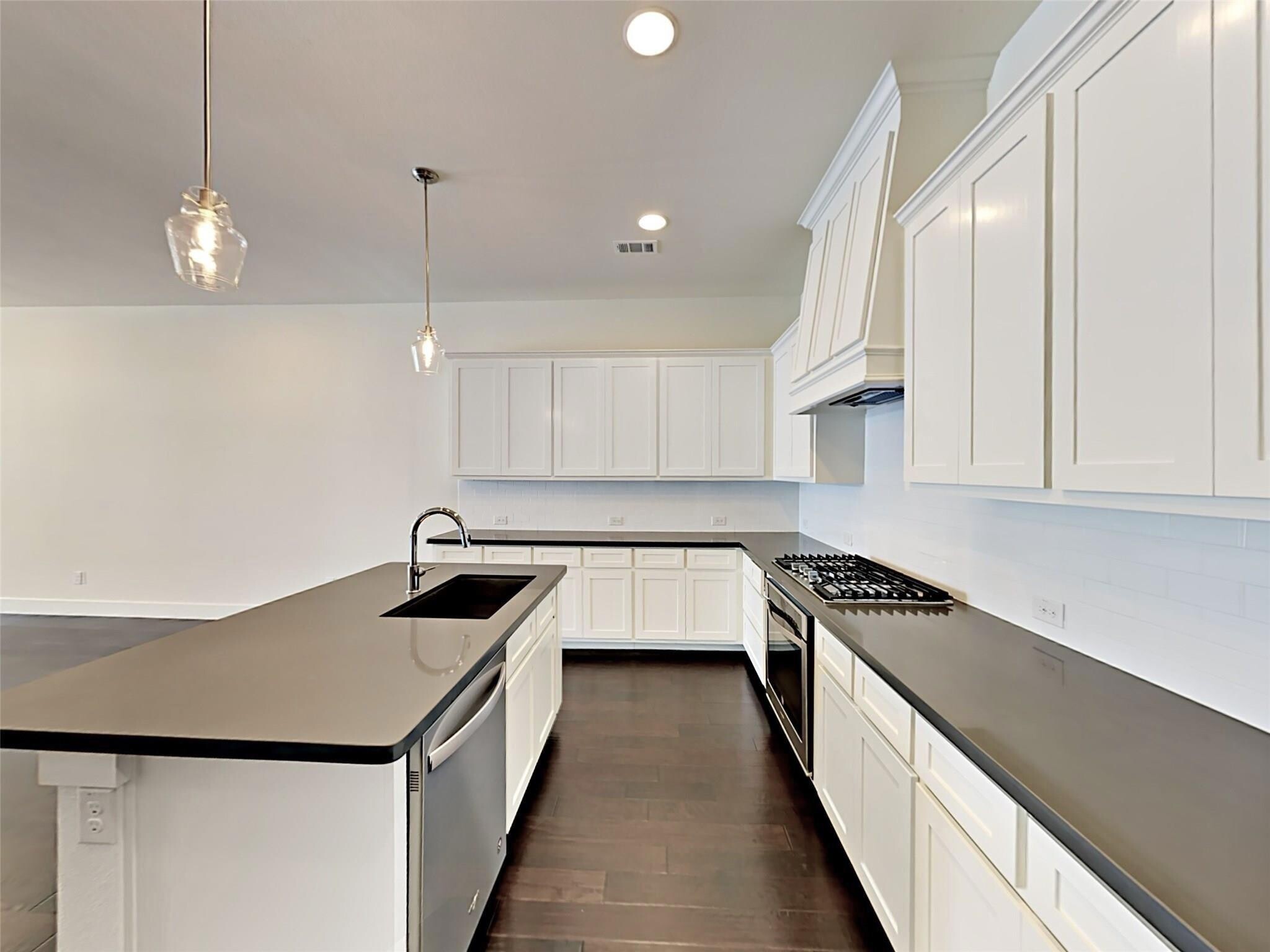 Building Photo - 324 Templeton Dr