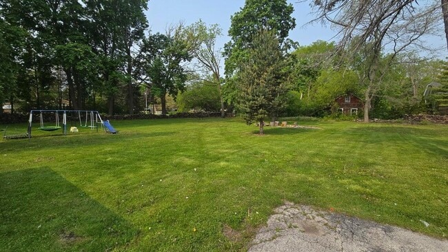 Building Photo - 1401 W Brown Deer Rd