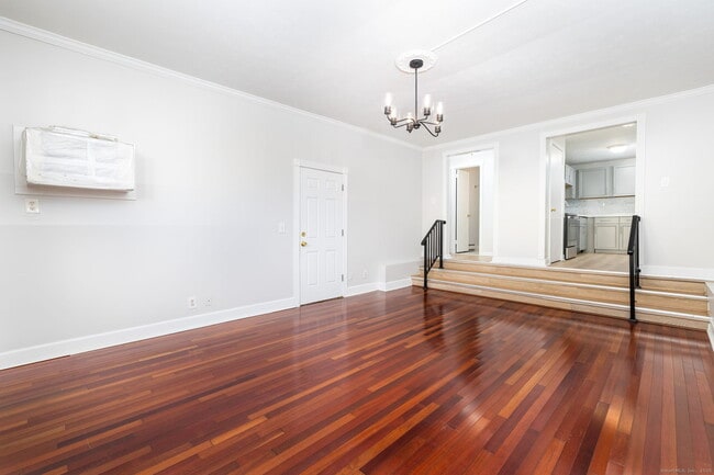 Building Photo - 949 Pleasant Valley Rd