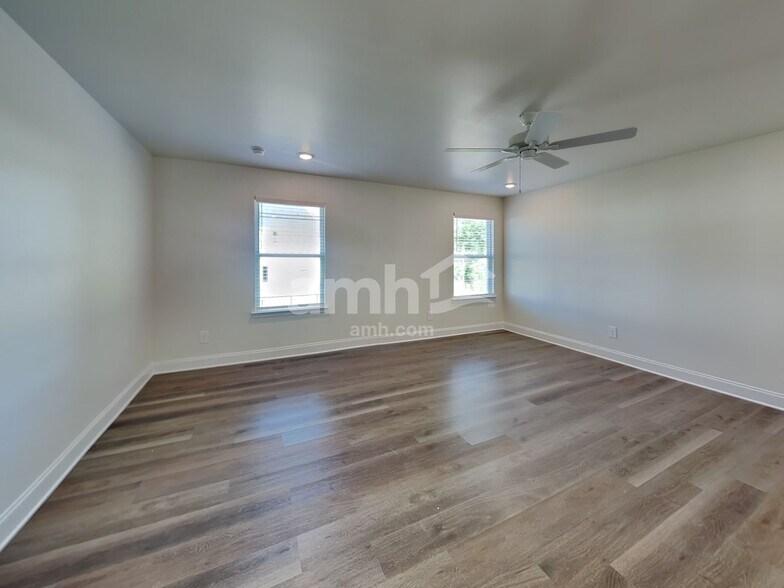 Building Photo - 3672 Creek View Cir