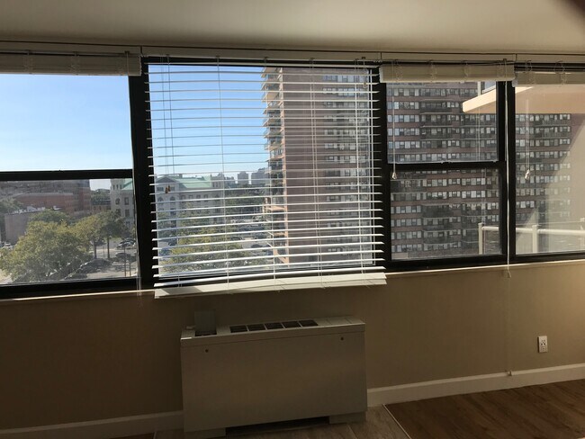 Building Photo - 270 Marin Blvd