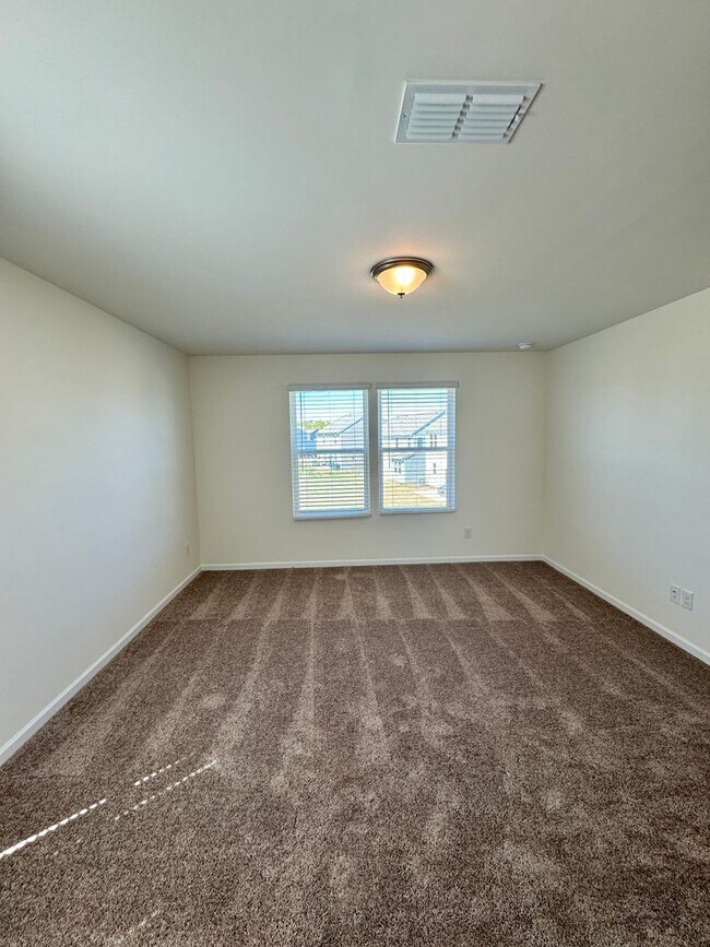 Building Photo - Beautiful 3BR/2.5 Bath in Union County.